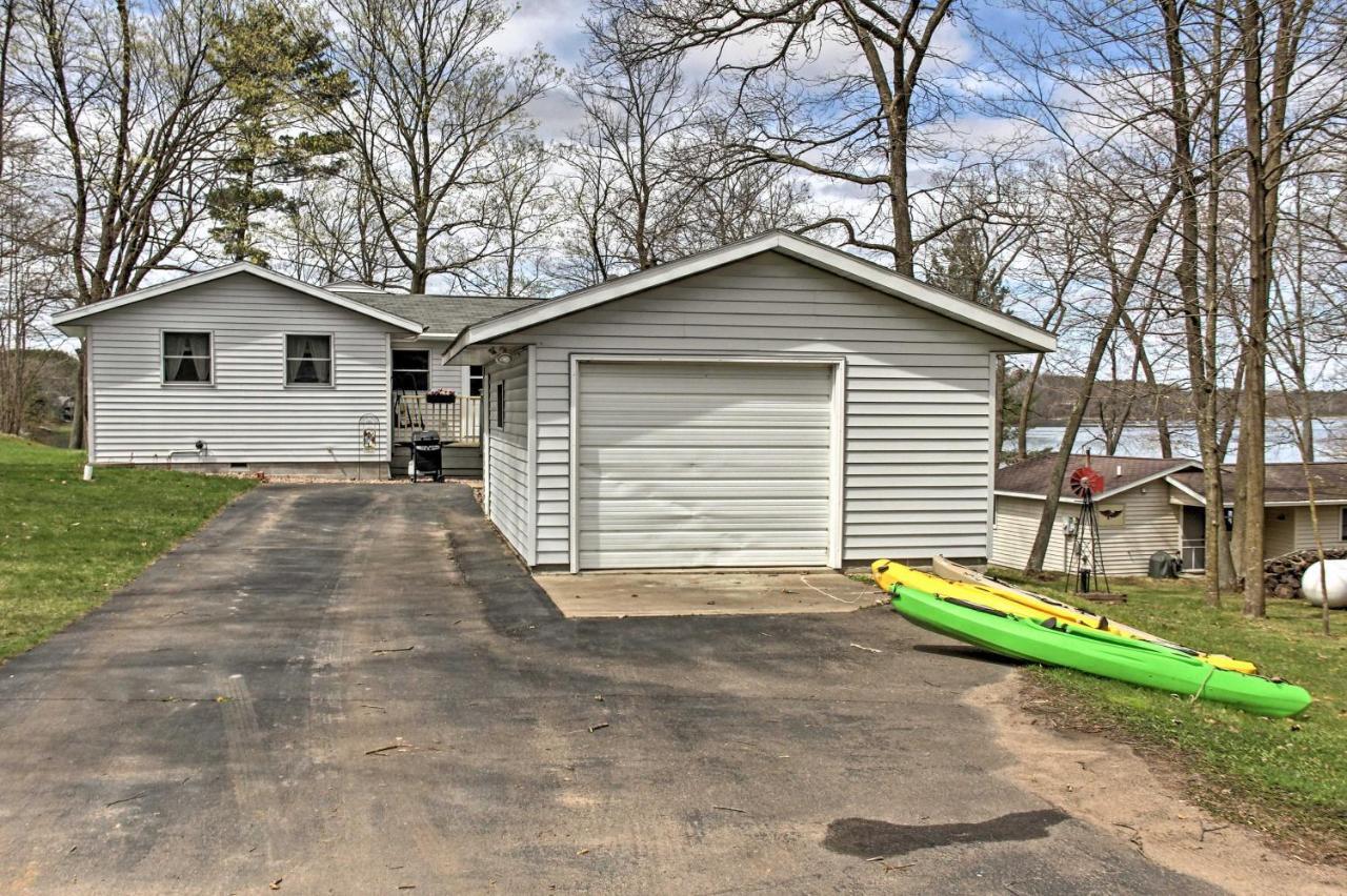 Cozy Balsam Lake Home Deck, Private Dock And Kayaks ภายนอก รูปภาพ